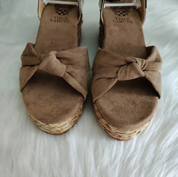 *NIB* Vince Camuto Keedra Snakeskin Print Sandal - Picture 4 of 8